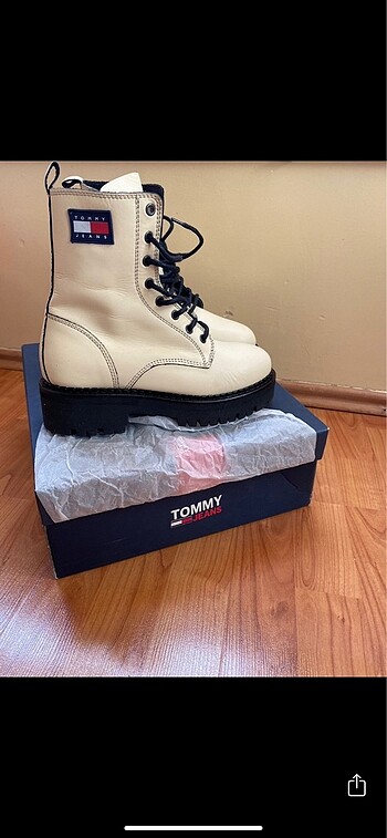 Tommy Hilfiger Tommy Hilfiger Bot