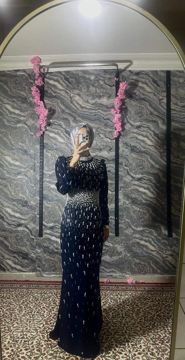 Boncuk Detaylı Siyah Uzun Abiye Elbise - Görsel 2