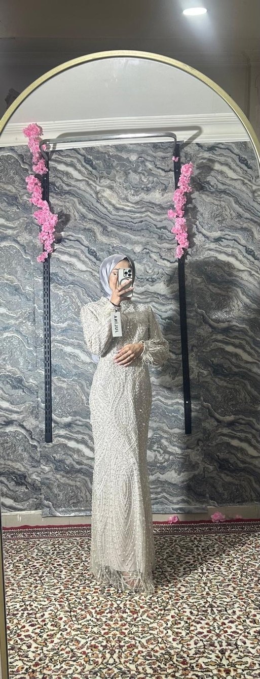 Uzun Beyaz Drapeli Tesettür Abiye Elbise - Görsel 2