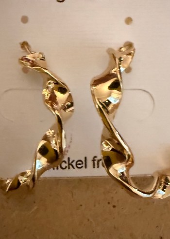 Beden Gold Zincir Detaylı Yılan Desenli Küpe