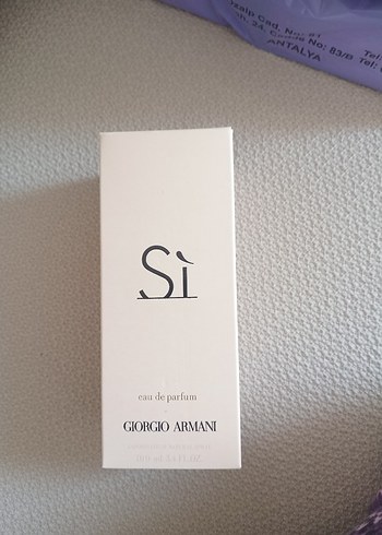 Giorgio Armani Si Eau de Parfum Kadın Parfümü