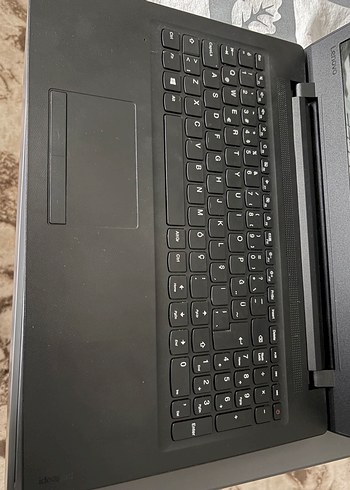 Siyah Lenovo Dizüstü Bilgisayar - Görsel 2