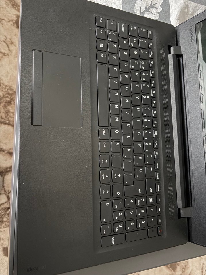 Siyah Lenovo Dizüstü Bilgisayar - Görsel 2