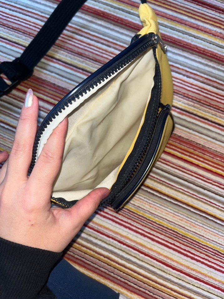 Lacoste sarı bel çantası deri - Görsel 4