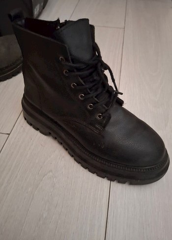 Siyah Deri Kadın Goth Topuklu Bot