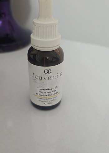 Jeuvenile Kadınlar için Anti-Aging Serum