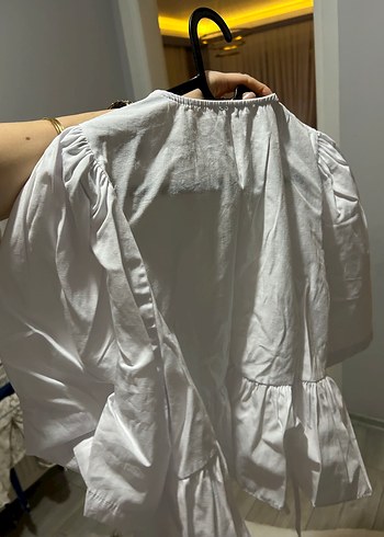 Zara Beyaz Düğmeli V Yaka Keten Midi Gömlek