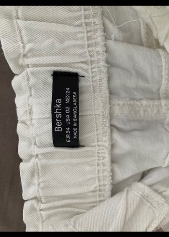 Bershka Beli Lastikli Beyaz Keten Kadın Mini Şort