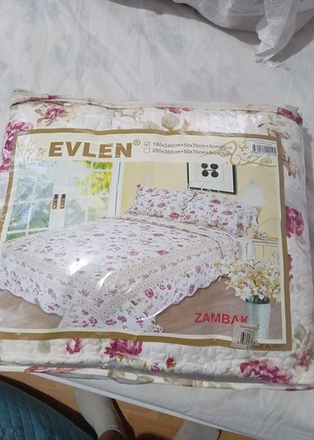 Çiçek Desenli Beyaz Yatak Örtüsü Seti - Görsel 4