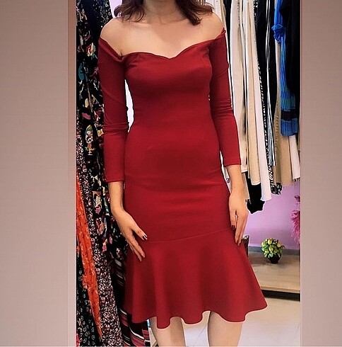Bordo madonna yaka elbise