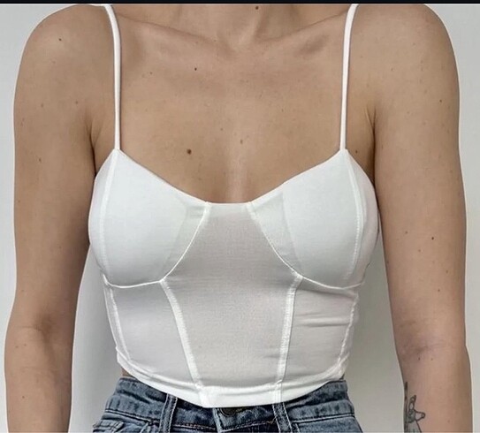 Beyaz crop bralet