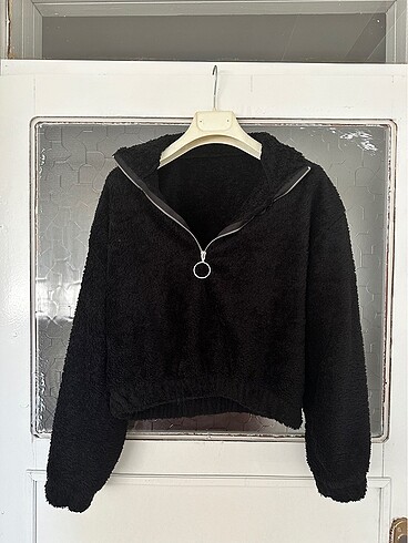 Siyah peluş crop kazak