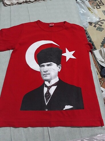Kırmızı Atatürk tisortu