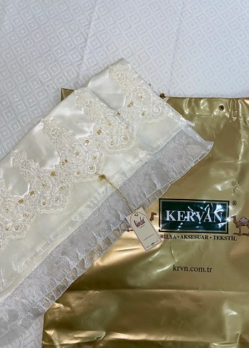 İşlemeli Beyaz Yatak Örtüsü - Görsel 6