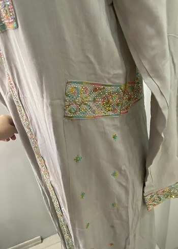 Boncuk ve nakış detaylı Arap elbisesi - Görsel 2