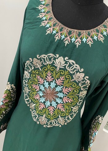 İşlemeli Yeşil Uzun Bohem Elbise - Görsel 3