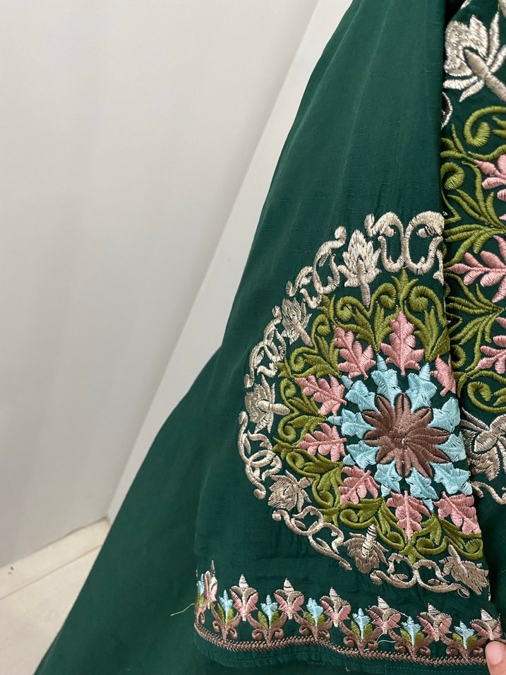 İşlemeli Yeşil Uzun Bohem Elbise - Görsel 5