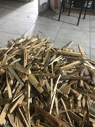 Mangal için ince doğranmış odun
