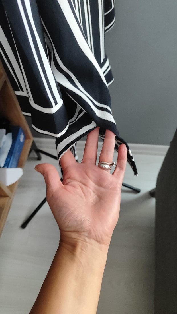 Siyah Beyaz Çizgili  Kadın Bluz - Görsel 5