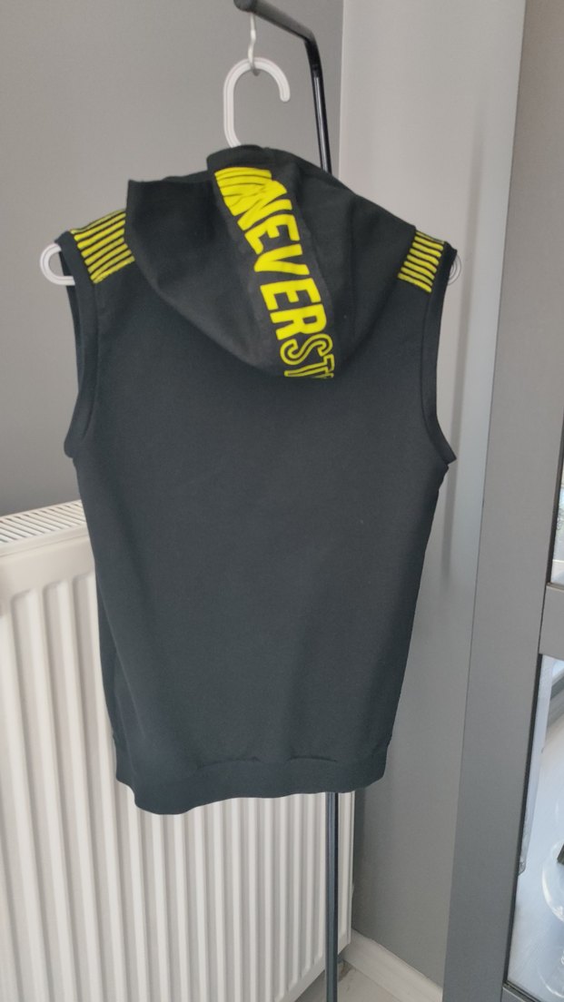 Siyah Kapüşonlu Fermuarlı Erkek Çocuk Yelek - Görsel 2