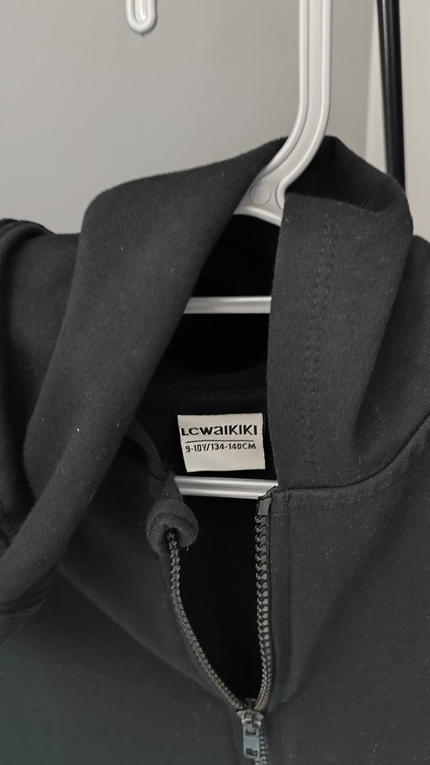 Siyah Kapüşonlu Fermuarlı Erkek Çocuk Yelek - Görsel 4