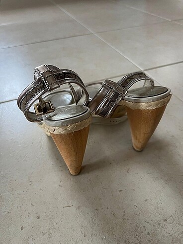 Nine West Nine west