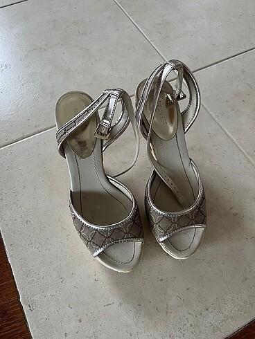 Nine west