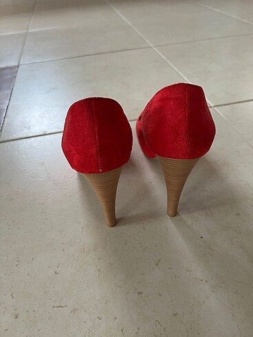 38 Beden kırmızı Renk First shoes marka 38 numara topuklu ayakkabı
