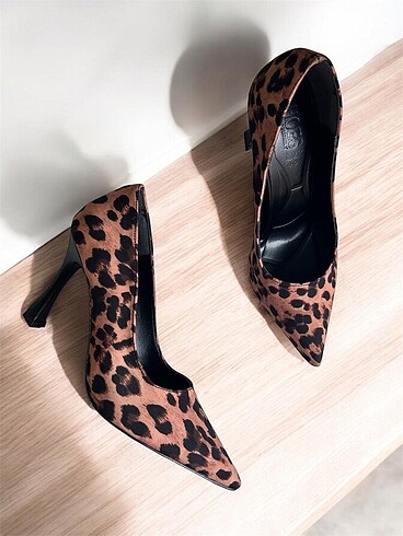 İnce Yüksek Topuklu Stiletto Leopar