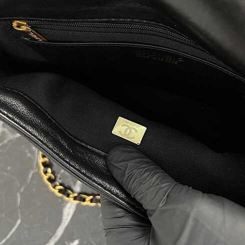Chanel Chanel Medium Flap Bag with Chain