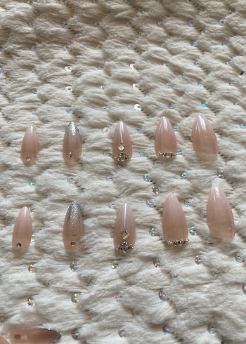 Pembe Sim ve Pırlanta Süslemeli Takma Tırnak - Görsel 5