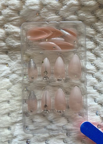 Pembe Sim ve Pırlanta Süslemeli Takma Tırnak - Görsel 2