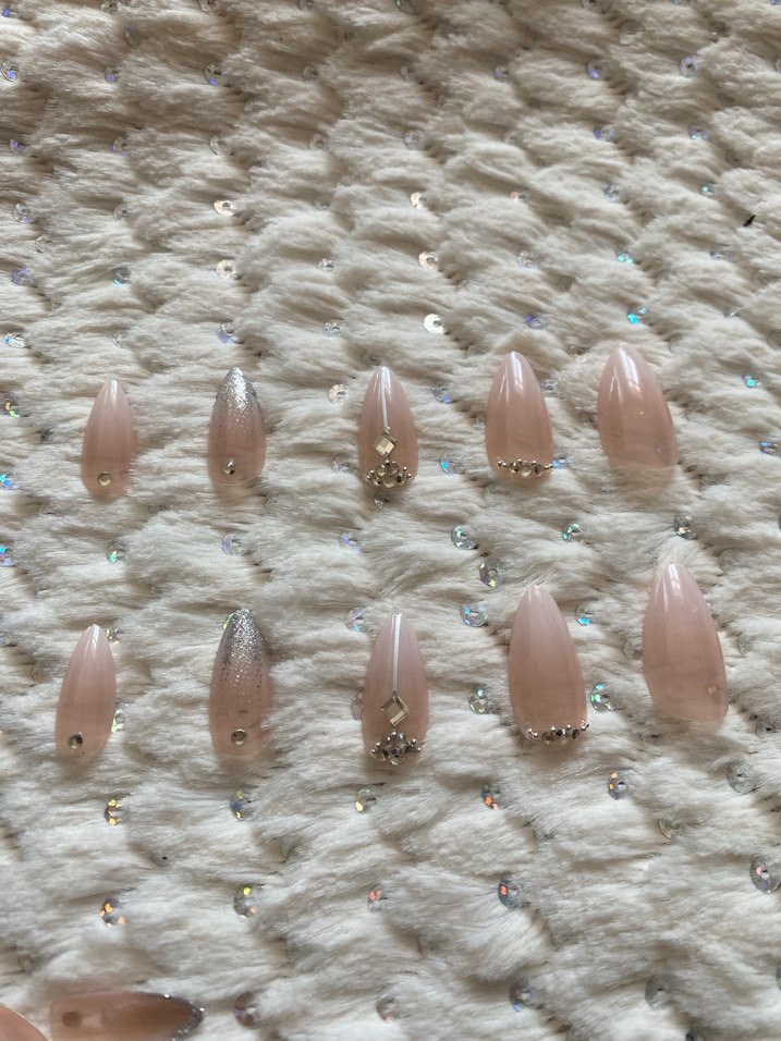 Pembe Sim ve Pırlanta Süslemeli Takma Tırnak - Görsel 5