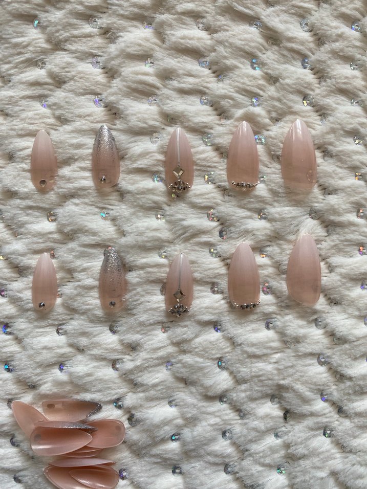 Pembe Sim ve Pırlanta Süslemeli Takma Tırnak - Görsel 4