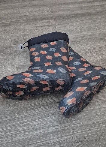 Yağmur çizmesi