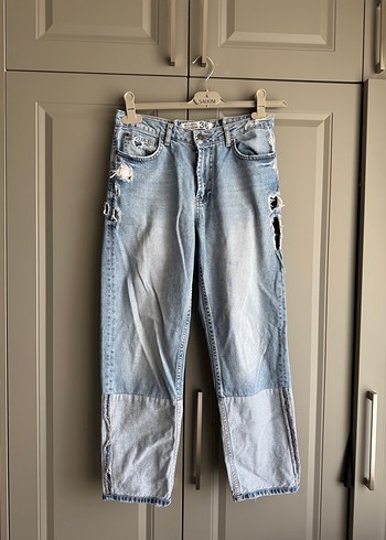 Yırtık Detaylı Salaş Denim Pantolon
