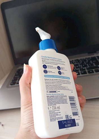 Diğer CeraVe Nemlendirici Losyon 236 ml
