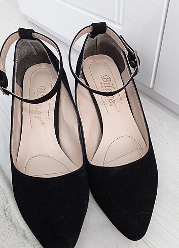 Diğer Bilekten bağlamalı süet stiletto