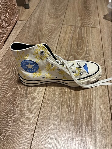 37 Beden Converse Çiçekli