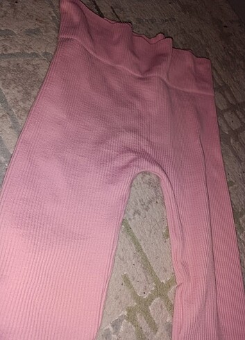 Pembe tayt
