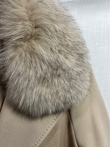42 Beden ten rengi Renk Cashmere gerçek tilki yakalı palto