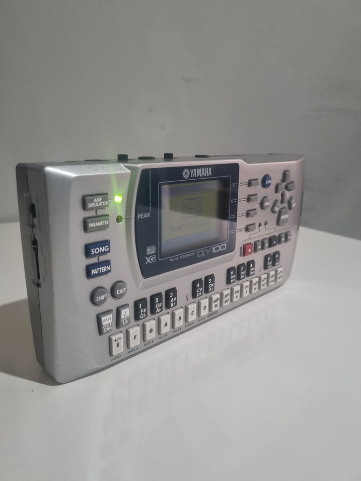YAMAHA QY100 MÜZİK SIRALAYICI SE MODÜLÜ - Görsel 4
