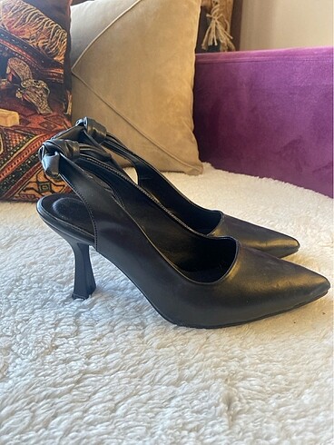 Kısa topuklu stiletto