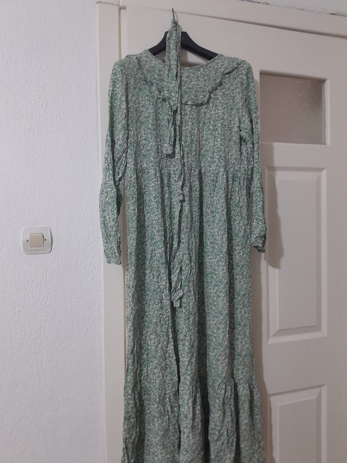 yeşil çiçekli belden başlamalı bayan elbise - Görsel 2