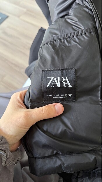 s Beden siyah Renk Zara şişme ceket