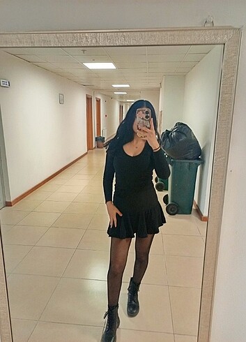 Kadın Siyah fırfırlı şort etek