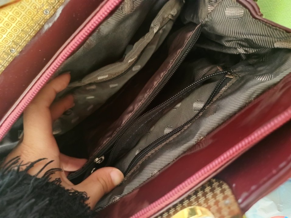 Bordo Parlak Deri Vintage Kadın Çantası - Görsel 4