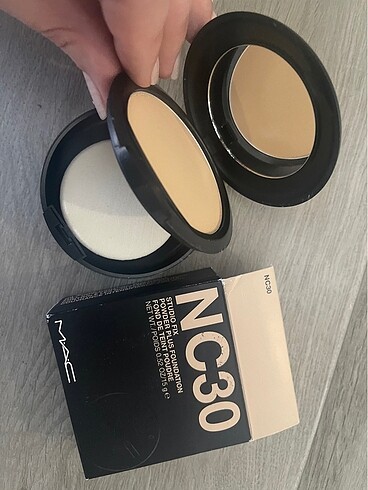 Mac studio fix powder plus foundation