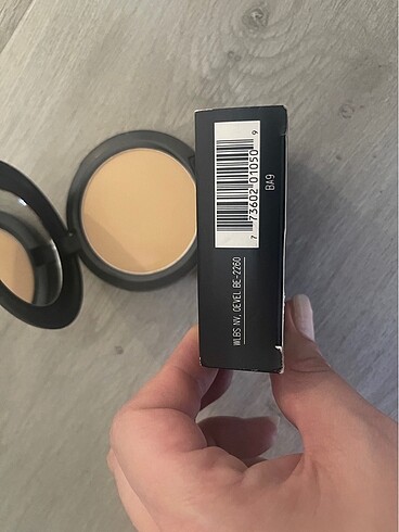 MAC Mac studio fix powder plus foundation