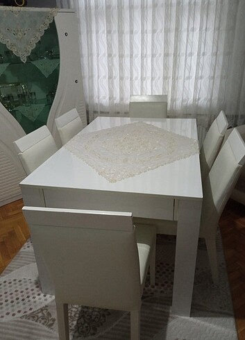 Yemek masası